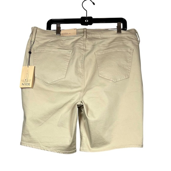 NWT NYDJ ELLA SHORT WITH SIDESEAM SLITS, Feather, LIFTxTUCK, Size 16 - Picture 2 of 11
